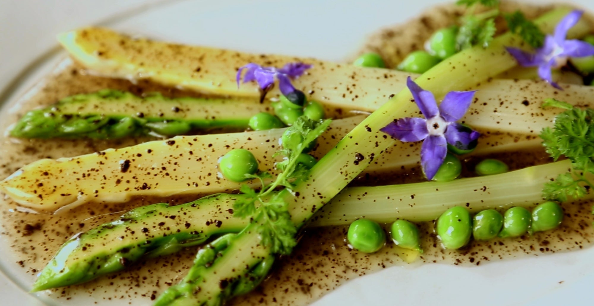 White & Green Asparagus with Truffle Oil